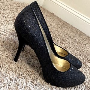 LIKE NEW Nina black glitter high heels, size 10